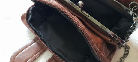 Malá hnědá kabelka crossbody, 