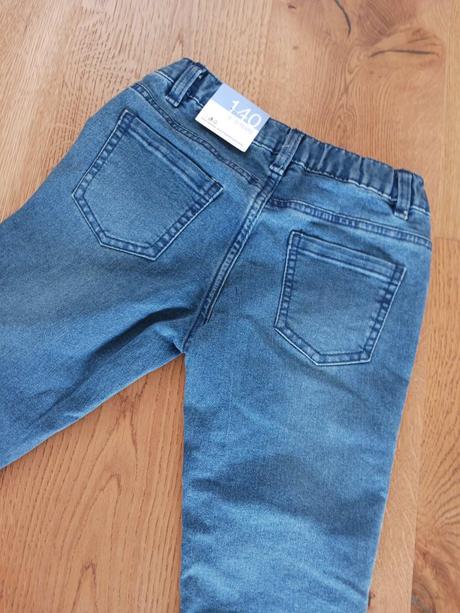 Nové kalhoty č 140, 140