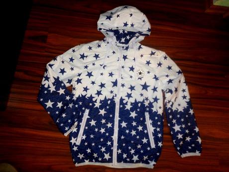 Překrásná modrobílá bunda s hvězdami, 140