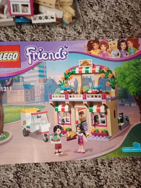 Lego friends 41311 pizzerie v městečku heartlake, 