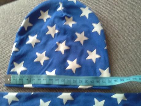 Čepice a nákrčník, 86