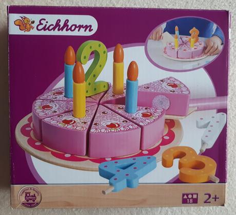 Dřevěný narozeninový dort na podnose eichhorn,