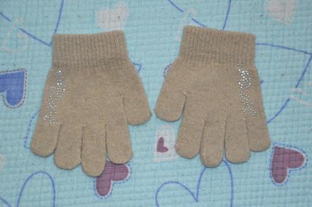 Prstové rukavice s kamínky, 104