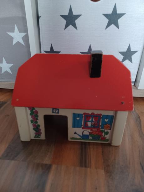 Retro dřevěný domeček pro panenky, 