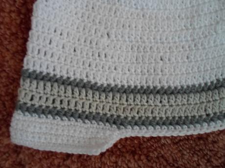 Bílá čepice čepička s kšiltem bekovka, 104