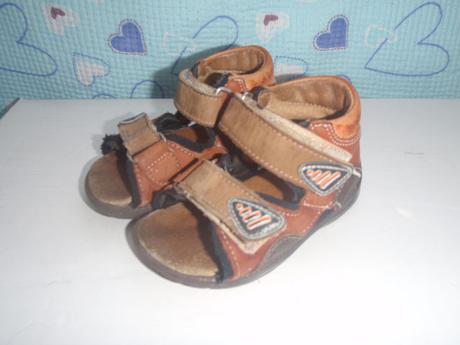 Hnědé kožené sandálky , essi,22