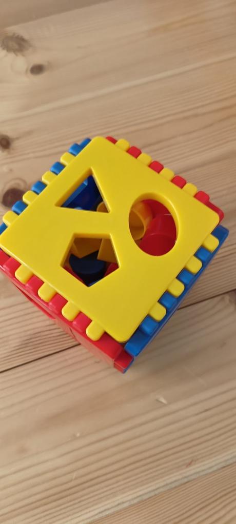 Vhazovací motorická kostka,