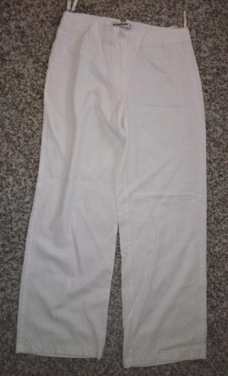 Bílé rovné kalhoty na vel.m-max.l, m