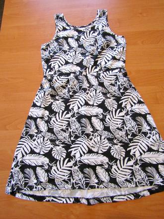 Dívčí šatičky vel 146-152, 152