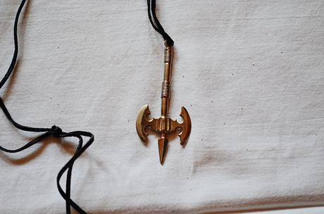 Přívěsek na kůži, 