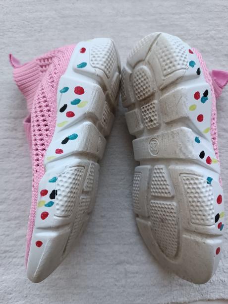 Dívčí přezůvky, 28