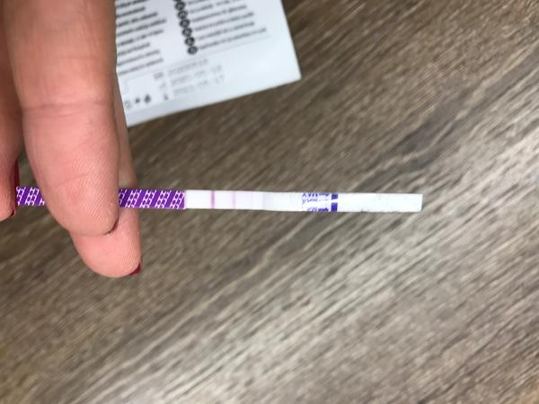 9 po, citlivá prsa. Může ovu test naznačit těhotenství?