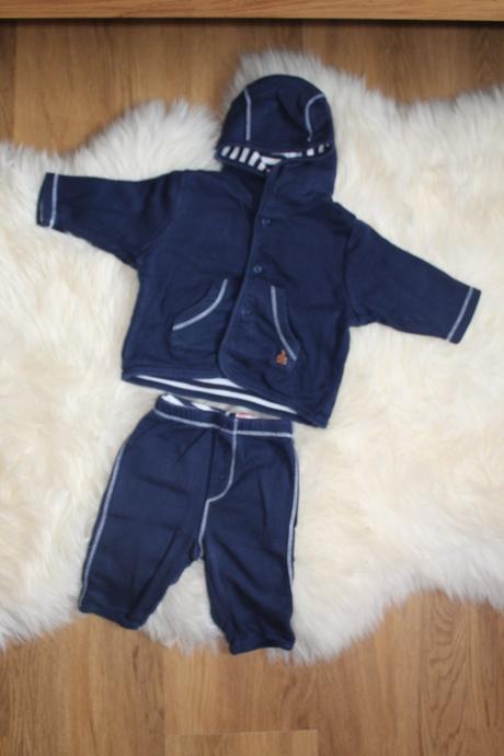 Kompletek mikina a tepláky, 62