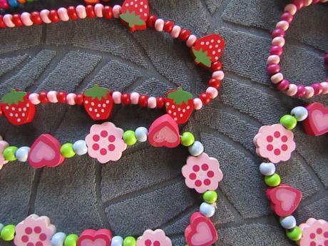 Dřevěné korálky,náramky -9 ks,