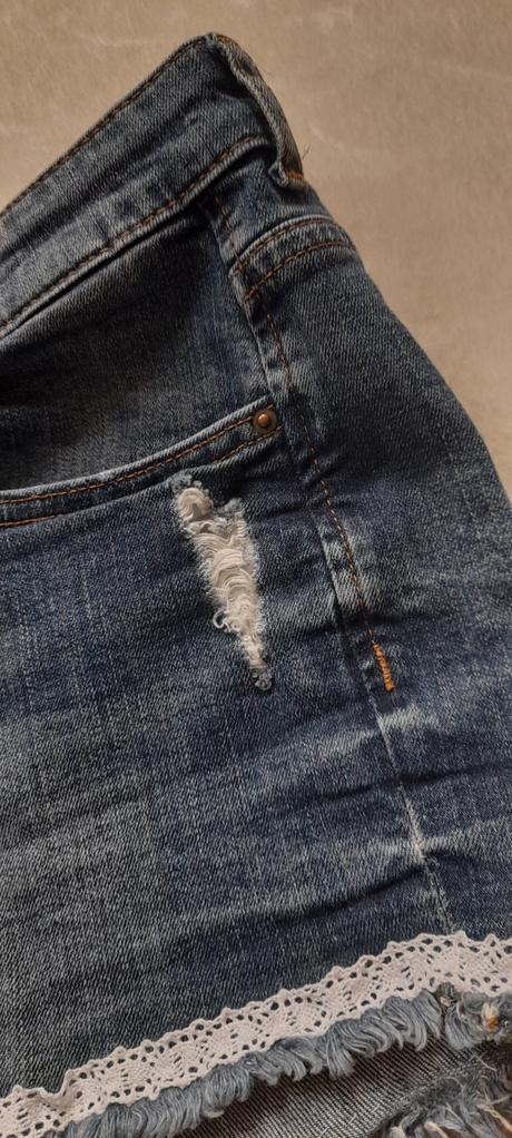 H&m džínové šortky zdobené krajkou, h&m,38