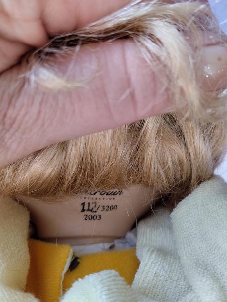 Porcelánové miminko oncrown, 