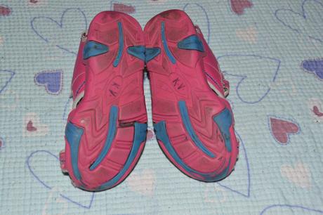 27 28 růžové sandály, 28