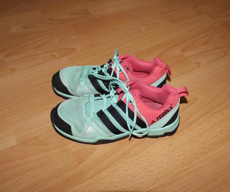 Trekové outdoorové boty, tenisky terrex ax2r, adidas,34