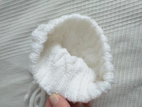 Pletená bílá čepice obvod 36 cm/0-6 měs, 62