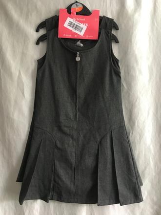 Vel. 104 šedá šatová zástěra, 104