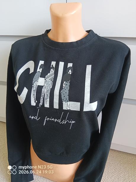 Crop top mikina zn."destination" vel."146-152", 146