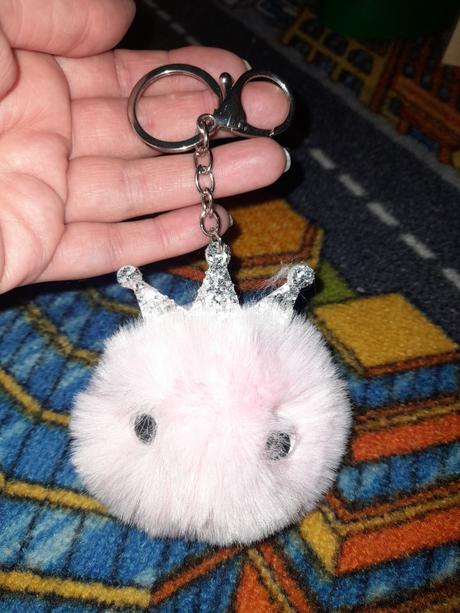 Přívěšek z pepco růžová koule vystavený, 