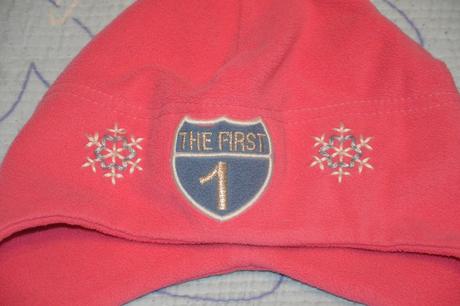 128 134 flesová čepice ušatka s výšivkou, 134