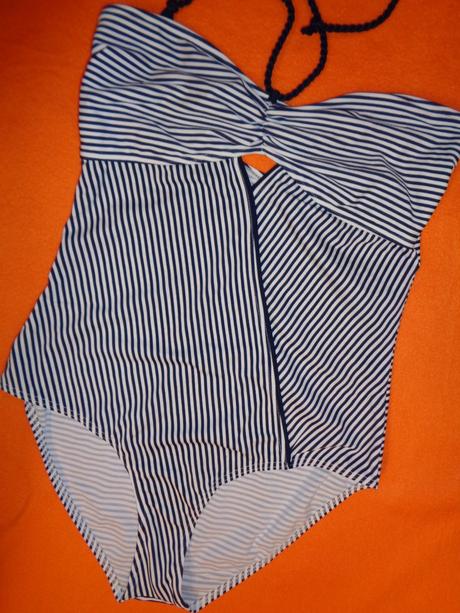 Luxusní modrobílé pruhované jednodílné plavky, 40