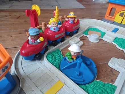 Krásná vláčkodráha fisher-price little people, 
