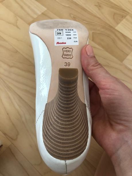 Bílé kožené lodičky, baťa,39