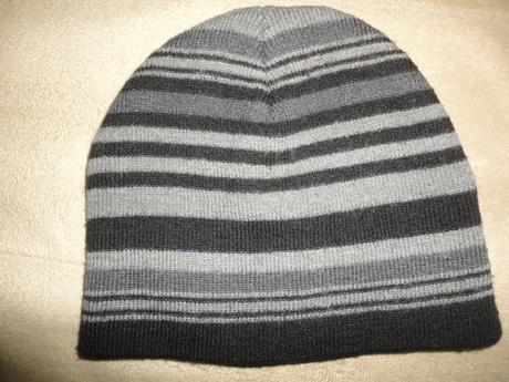 Acrylová čepička, vel. 2-3 roky, 98