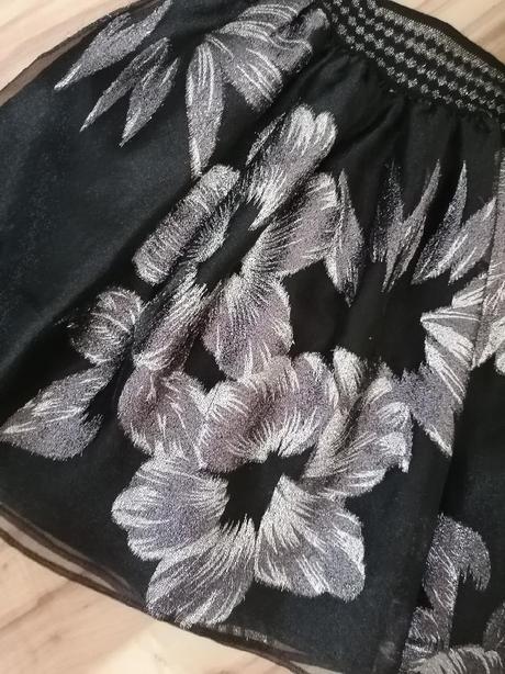 Společenská sukýnka, tu,152