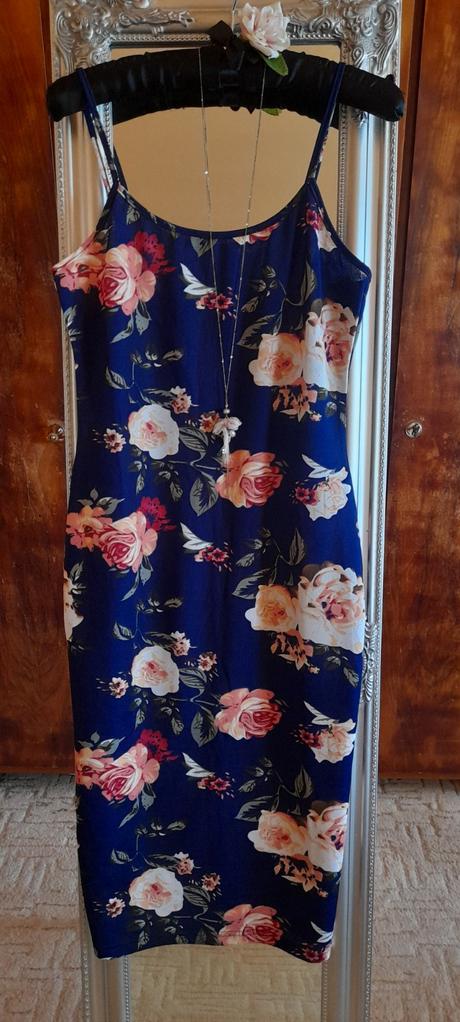 Květinové přiléhavé midi šaty, l