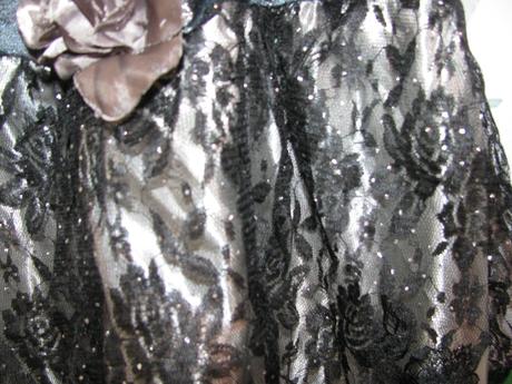 Karnevalové šaty, upírka, čarodějka apod., 