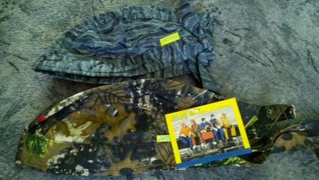 Čepice a nákrčník, 140