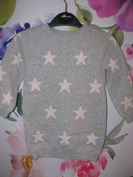 Světle šedý svetřík s třpytkou, 74