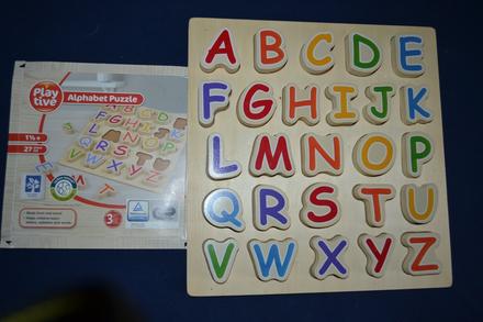 Velké dřevěné puzzle s písmeny,