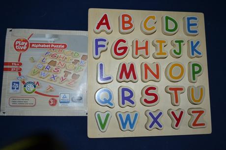 Velké dřevěné puzzle s písmeny,