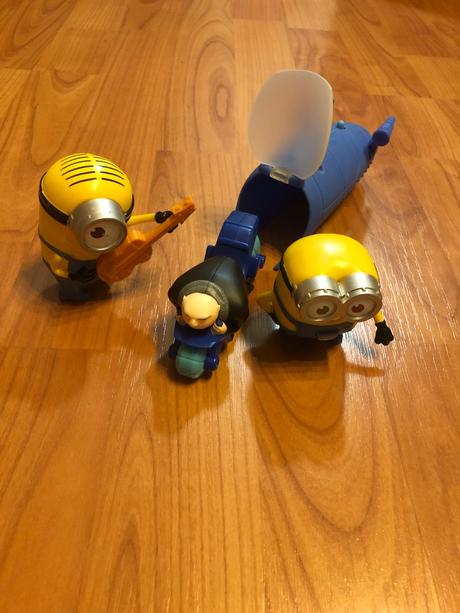 Mimoň plyšák + figurky,