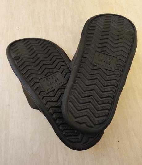 Černé pantofle 41/42, 41