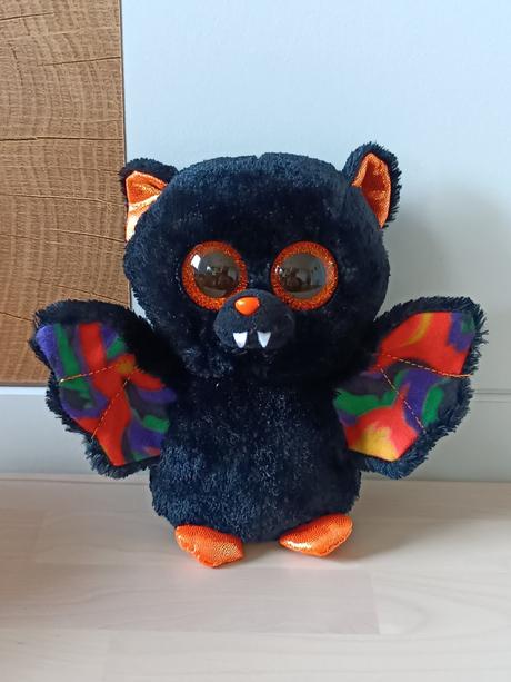 Plyšový netopýr vykulínek,