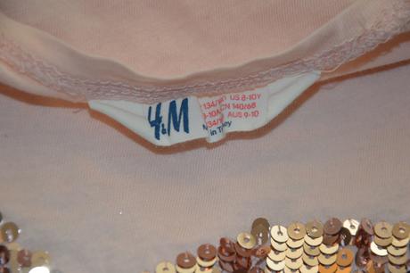 134 140 146 slabé triko s flitrovým srdcem, h&m,140