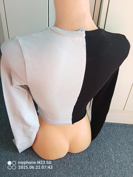 Crop-top zn."fb sister" vel "xs", xs