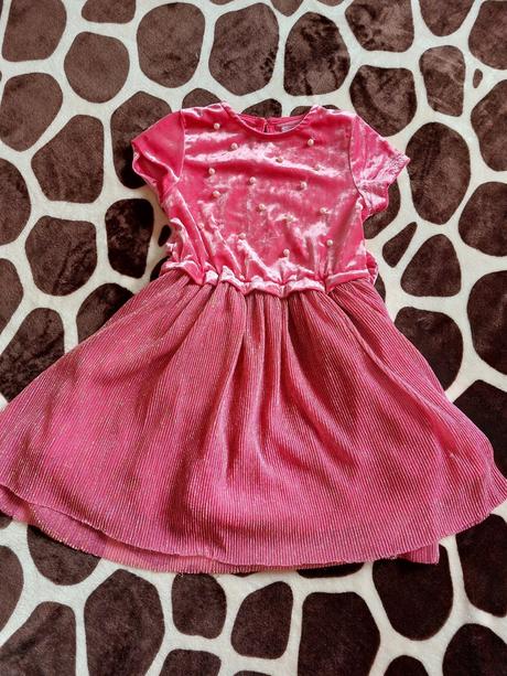 Šaty s perličky, pepco,110