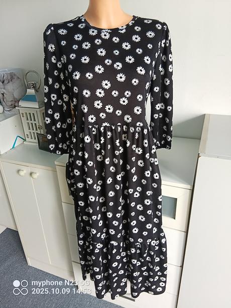 Šaty zn."stradivarius" vel."s", stradivarius,s