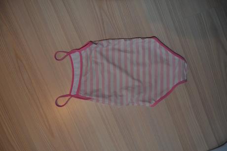 Jednodílné plavky, 104