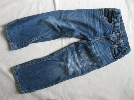 Džíny s lebkama, 110