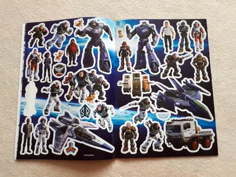 Toy story buzz rakeťák omalovánky se samolepkami,