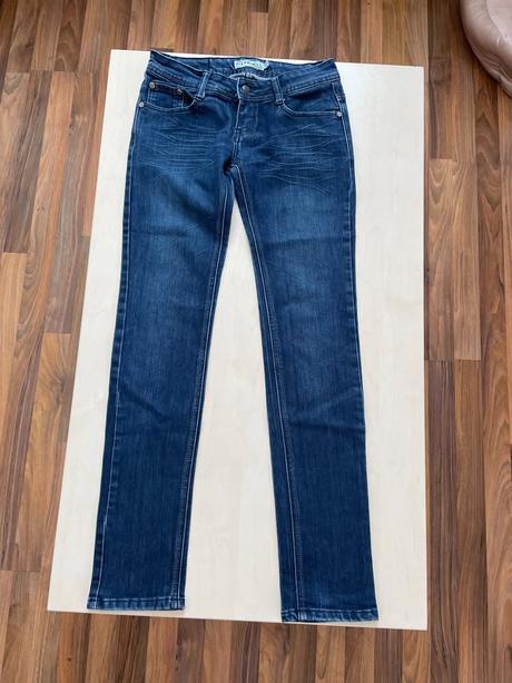 Džíny s kapsami na knoflíky, vel s, vavell jeans, s