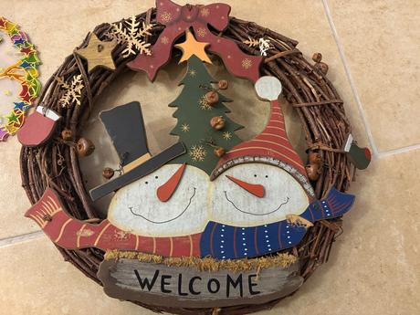 Vánoční dekorace, vánoční věnec, hrnek,koule, 